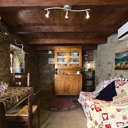 Casa di campagna La Casa Nel Bosco-senza Auto Ponte della Venturina