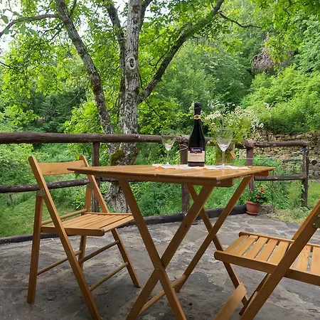 La Casa Nel Bosco-senza Auto Lantställe *